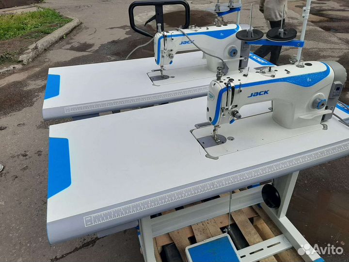 Швейная машина Jack f4