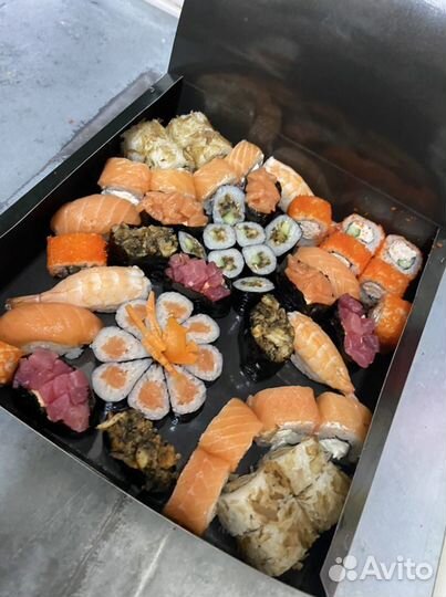 Повар сушист и пицца