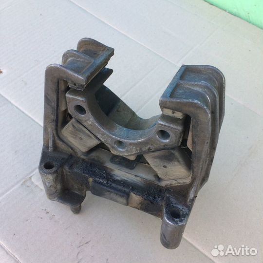 Кронштейн крепления МКПП F18 Opel Vectra B