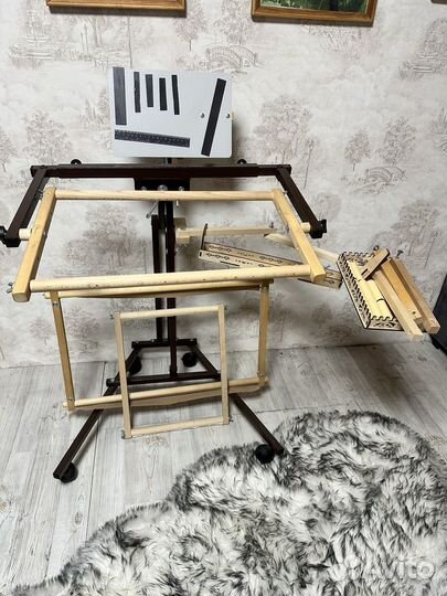 Станок для вышивания напольный