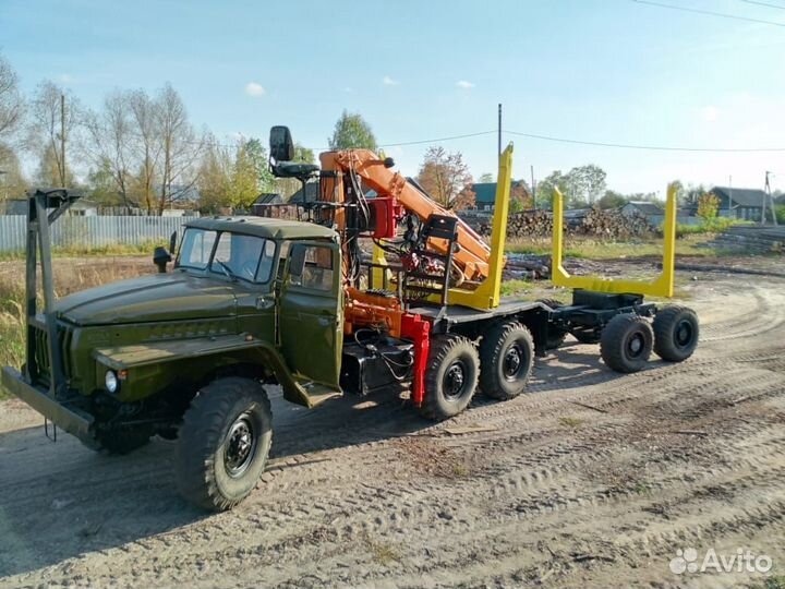 Урал 375Д с КМУ, 1981