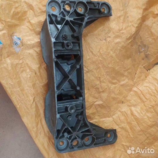 Траверса кпп Bmw 5 E60