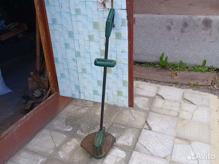 Электрогазонакосилка