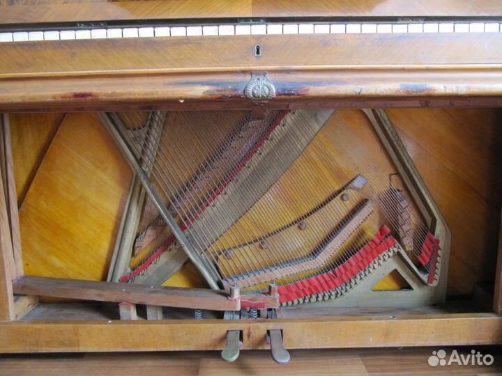 Немецкое антикварное пианино
