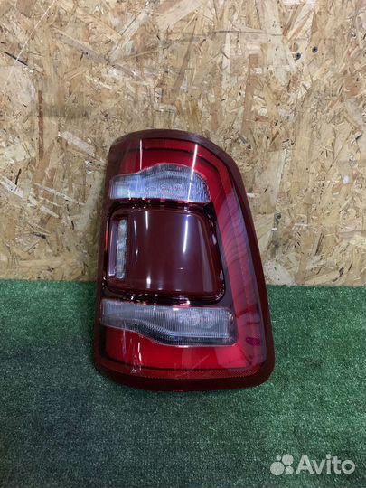 Фонарь задний правый dodge RAM 2019+