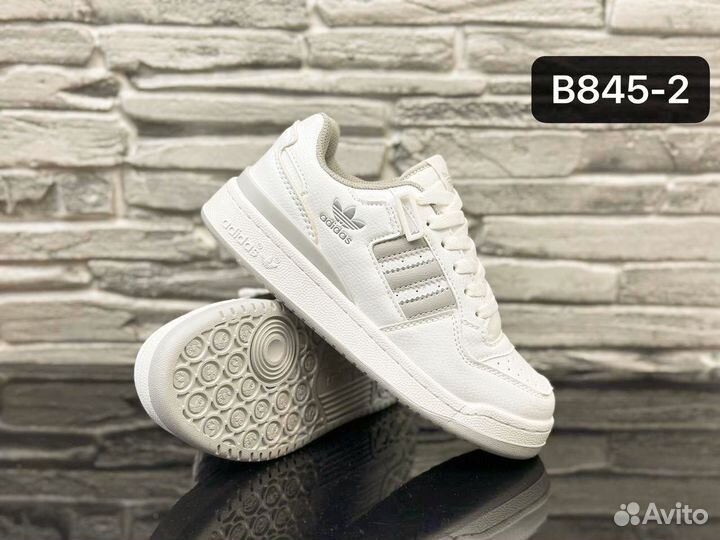 Кроссовки оптом