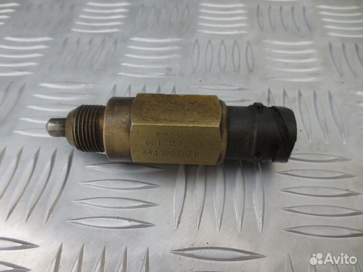 Датчик включения передачи Wabco 0011598