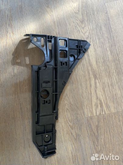 Кронштейн на крыло переднее левое Opel Vectra C