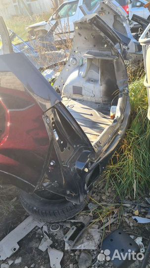 Задняя часть Renault Sandero Stepway 2011