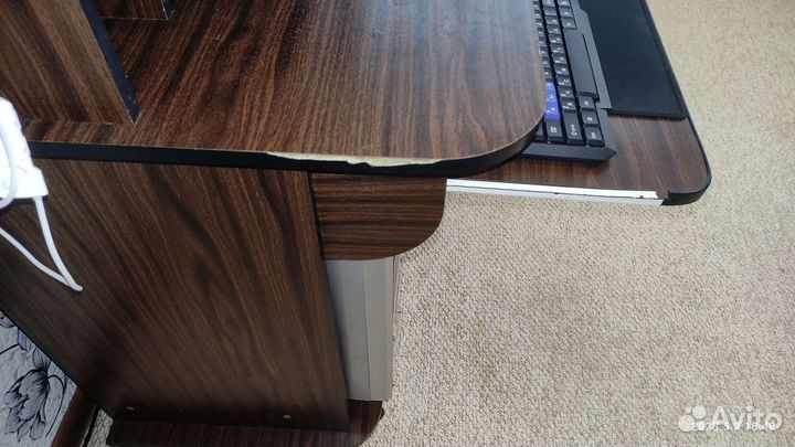 Компьютерный стол
