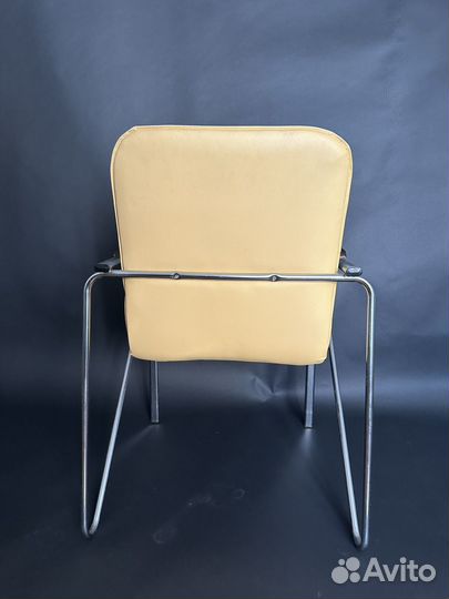 Офисное кожаное кресло