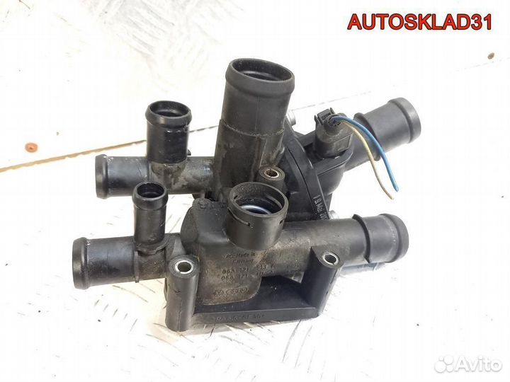 Корпус термостата Volkswagen Golf 4 06A121513A