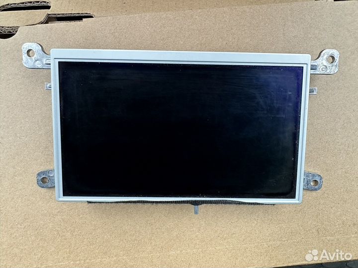 Штатное головное устройство Audi