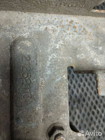 Кронштейн (крепление) Volvo FH4 21252110