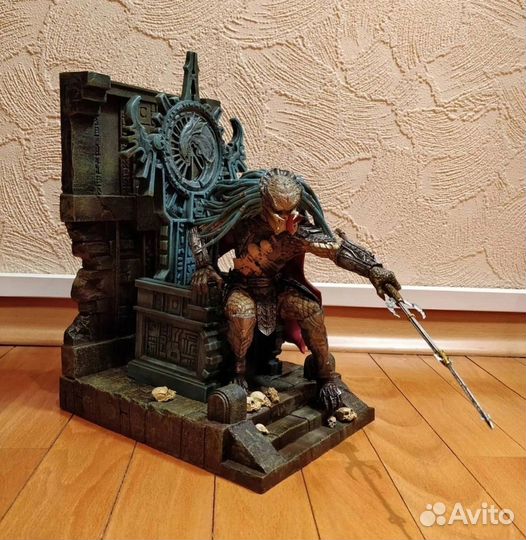 Elder Рredаtоr оn thе Тhrоnе hot toys