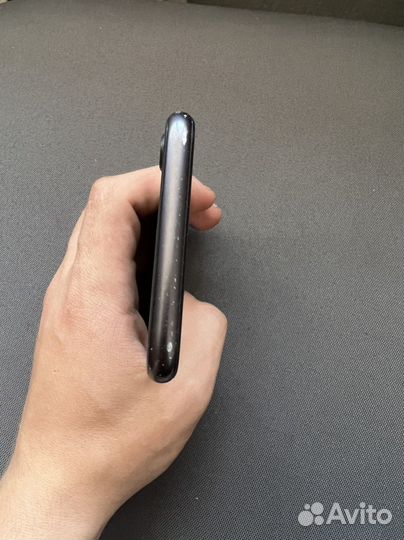 Телефон iPhone 8 64