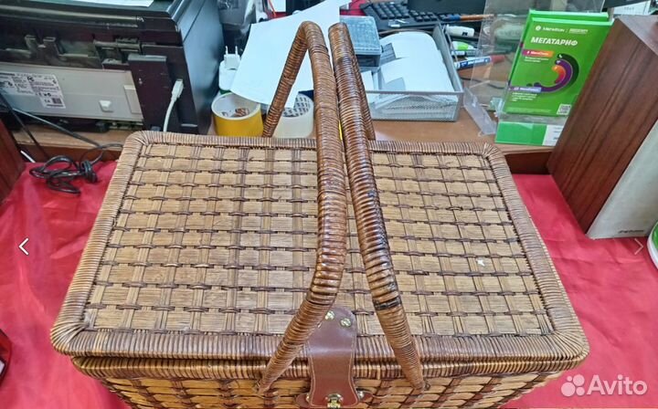 Набор для пикника на 6 персон в корзине