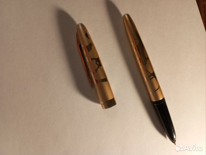 Набор авторучек перьевых и шариковых