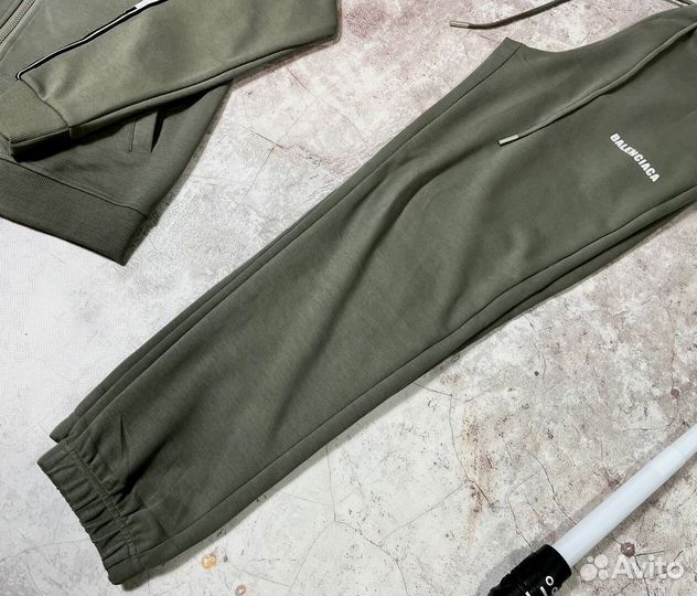 Спортивные костюмы Balenciaga