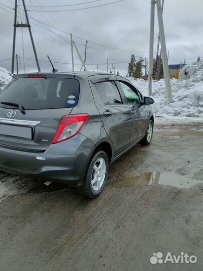 Toyota Vitz 1.3 CVT, 2011, 120 000 км