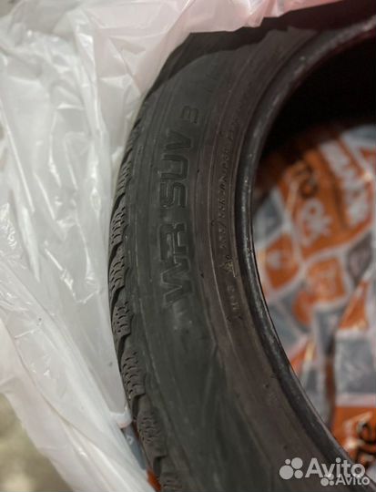 Nokian Tyres WR SUV 3 235/55 R20 105H