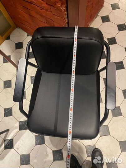 Стул кресло с подлокотниками