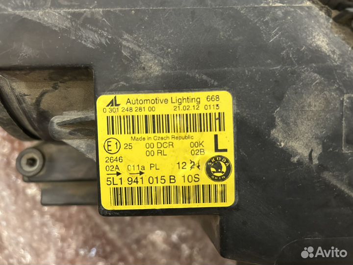 Фара Шкода Йети ксенон