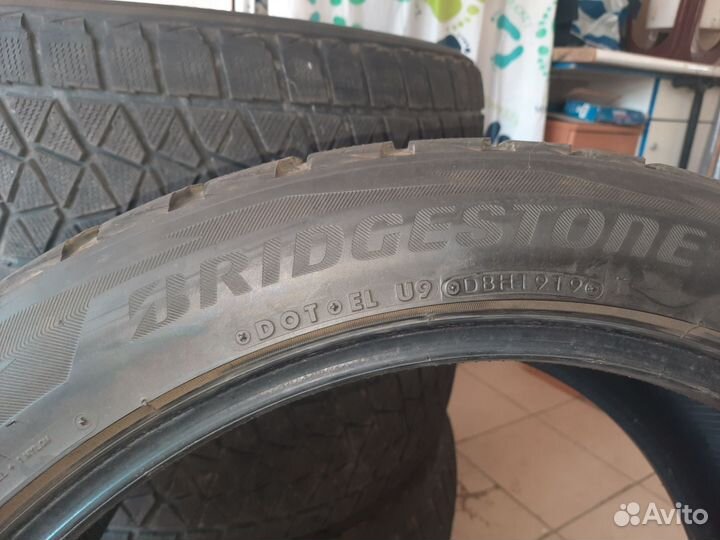 Bridgestone Blizzak DM-V2 285/45 R22