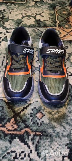 Кроссовки детские