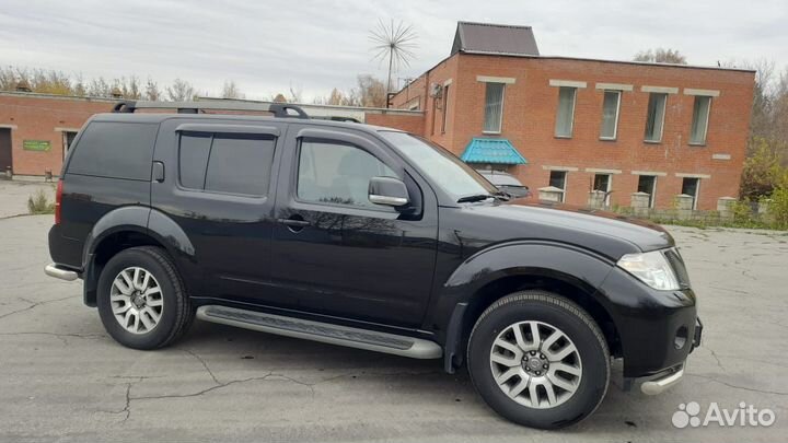 Nissan Pathfinder 2.5 AT, 2011, 220 000 км