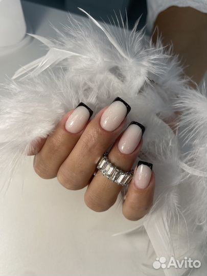 Нужна модель на маникюр