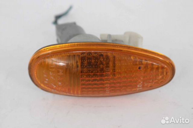 Повторитель в крыло mitsubishi Airtrek / Outlander