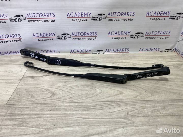 Поводок стеклоочистителя Audi 100 C4
