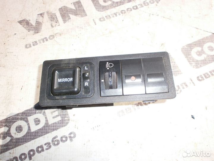 Блок управления фарами зеркалами Джили мк кросс