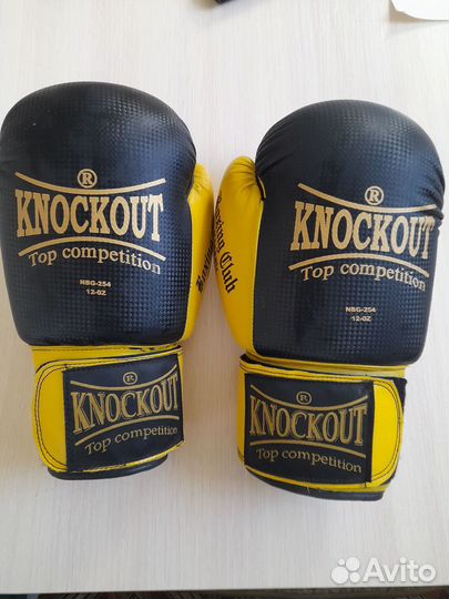 Боксерские перчатки 12 oz