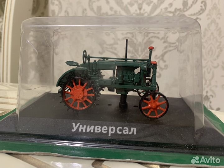 Модель трактора