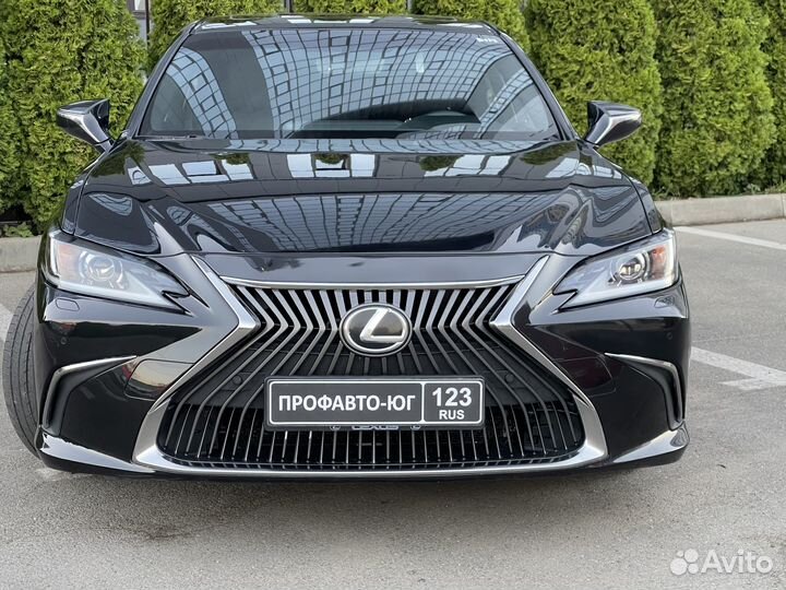 Посуточная аренда Lexus