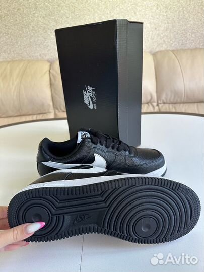 Новые кожаные кроссовки Nike Air Force 1