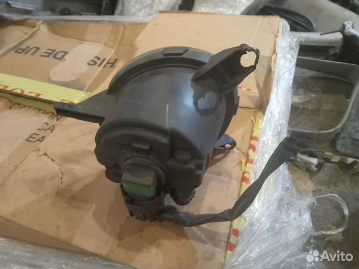 Противотуманная фара Тойота Королла Е120 хэтчбек