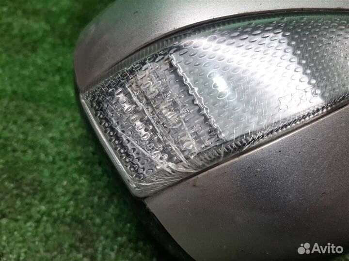 Зеркало правое Mitsubishi Grandis 2008