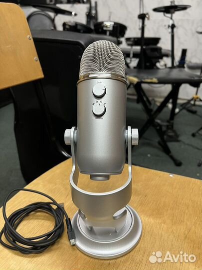 Микрофон blue yeti новый