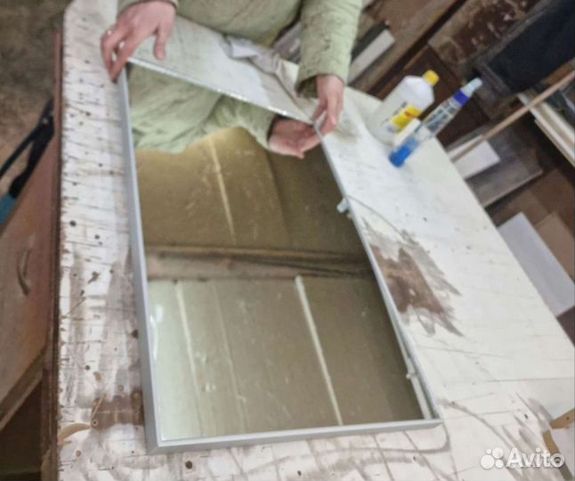 Зеркало в алюминиевой раме