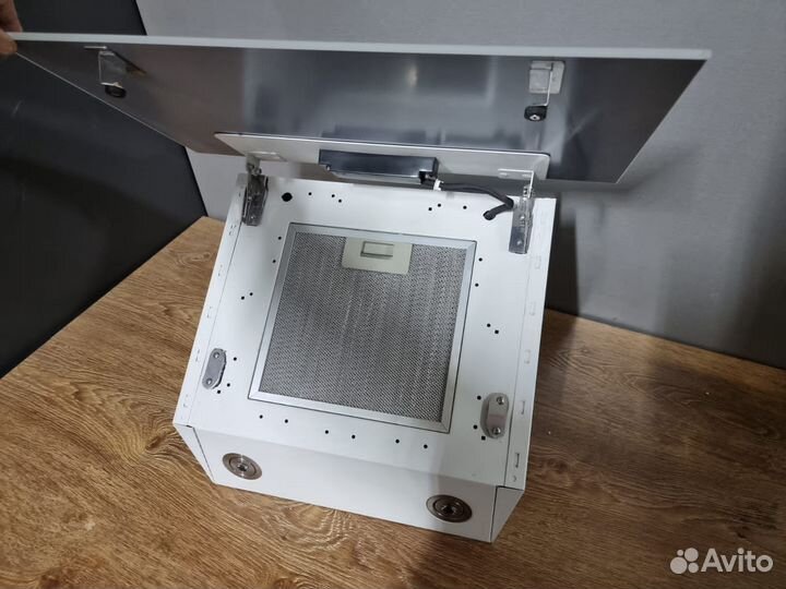 Новая наклонная вытяжка Shindo Antilia 60 W/WG