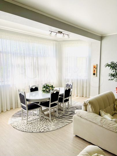 3-к. квартира, 140 м², 2/8 эт.