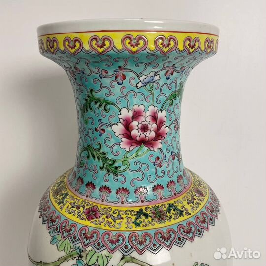 Антикварная ваза