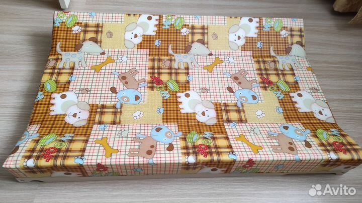 Пеленальная доска на кроватку