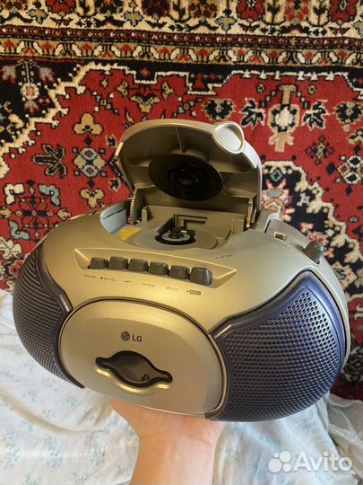 Портативная магнитола Lg