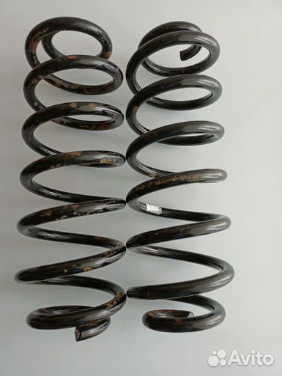 Задние пружины с поставками Tiguan