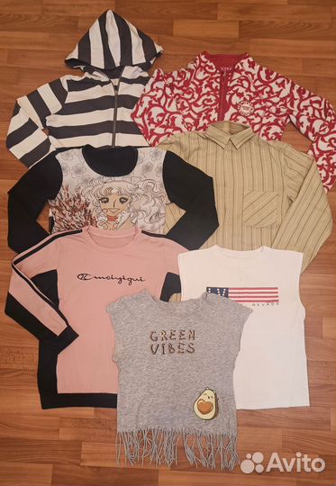 Отдам одежду для девочки р.146-158см