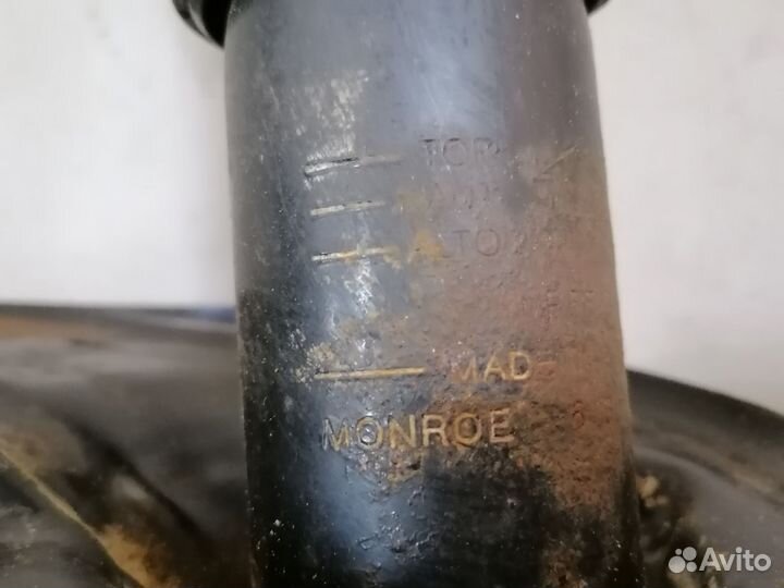 Амортизатор передний левый для Mitsubishi Carisma